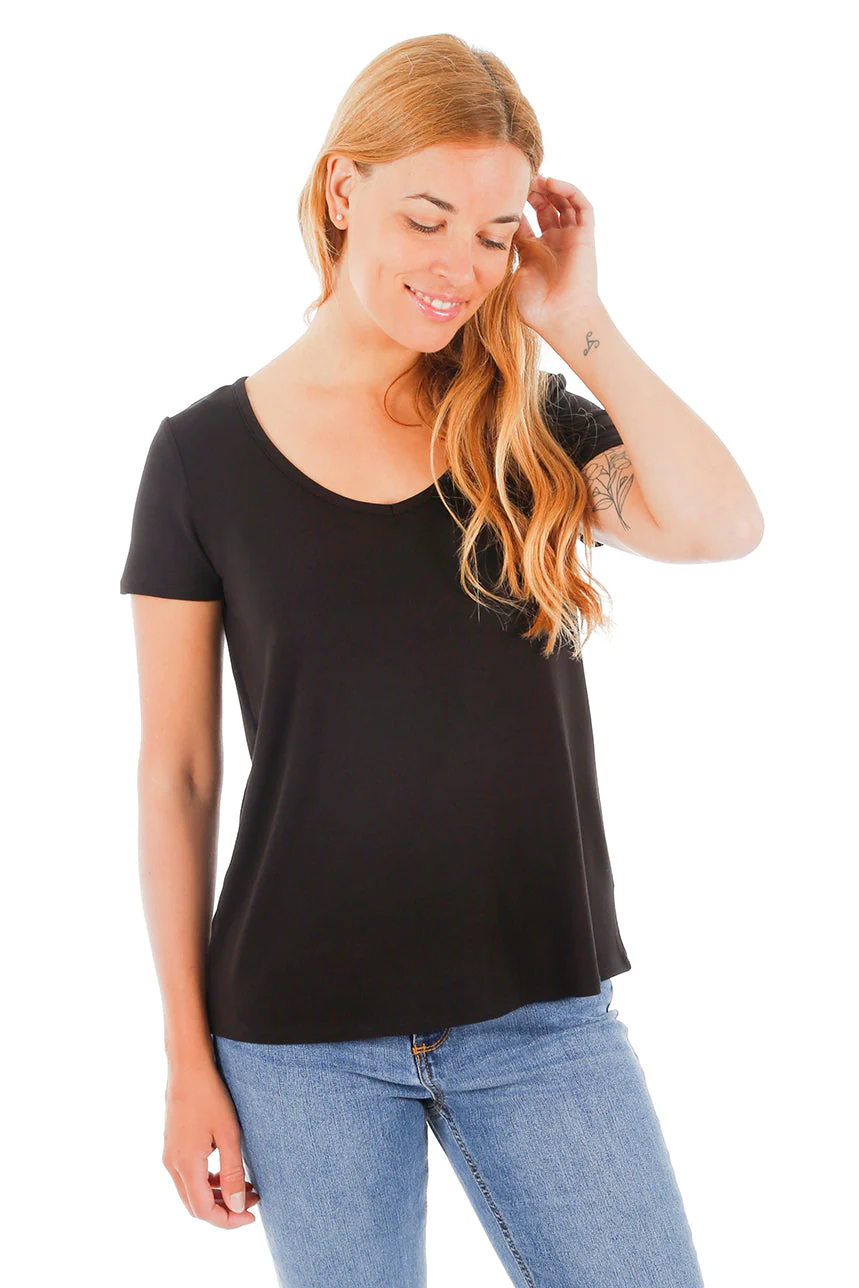 T-shirt uni col V manches courtes | Fabriqué au Québec | 2 couleurs