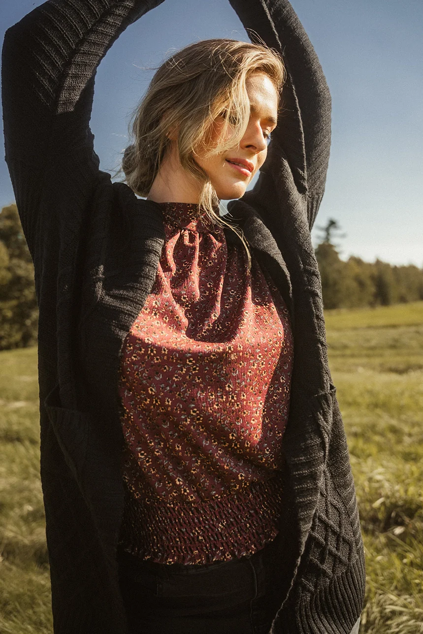 Le cardigan long en tricot