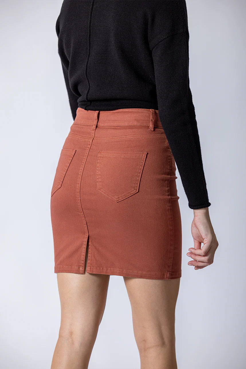 La jupe en jeans de couleur 2 boutons - Image 6
