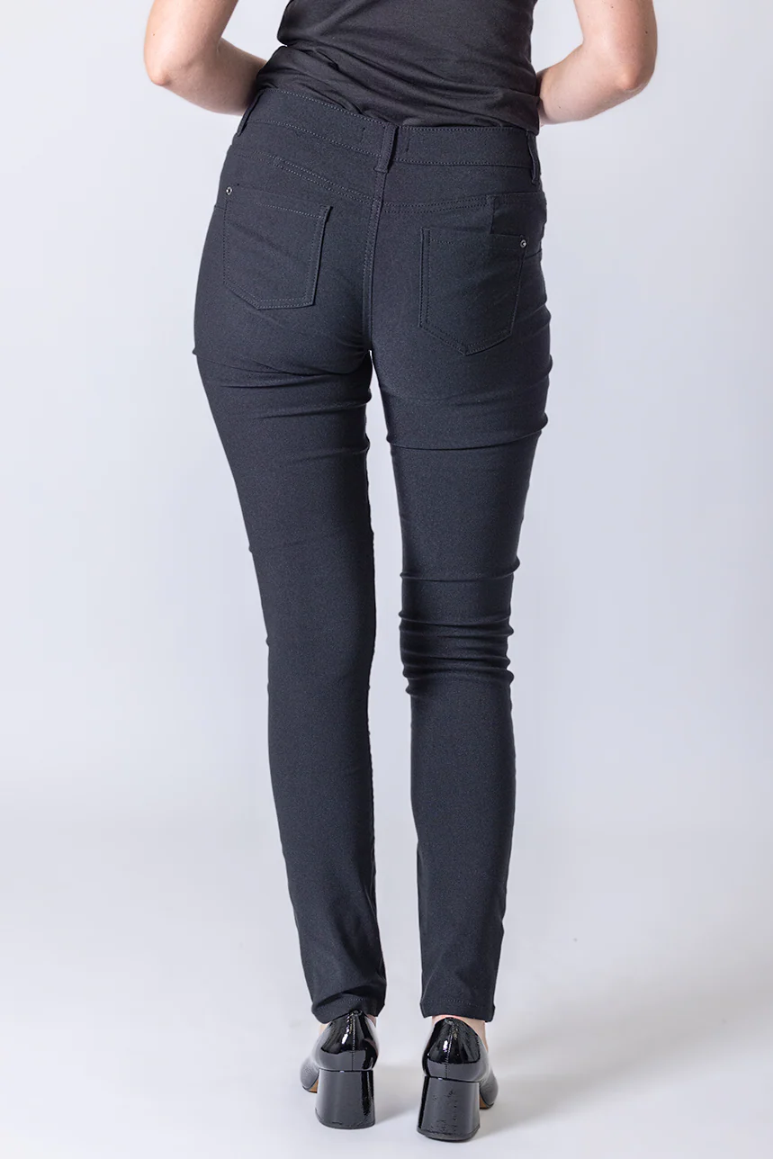Le pantalon hyper extensible de couleur - Image 6