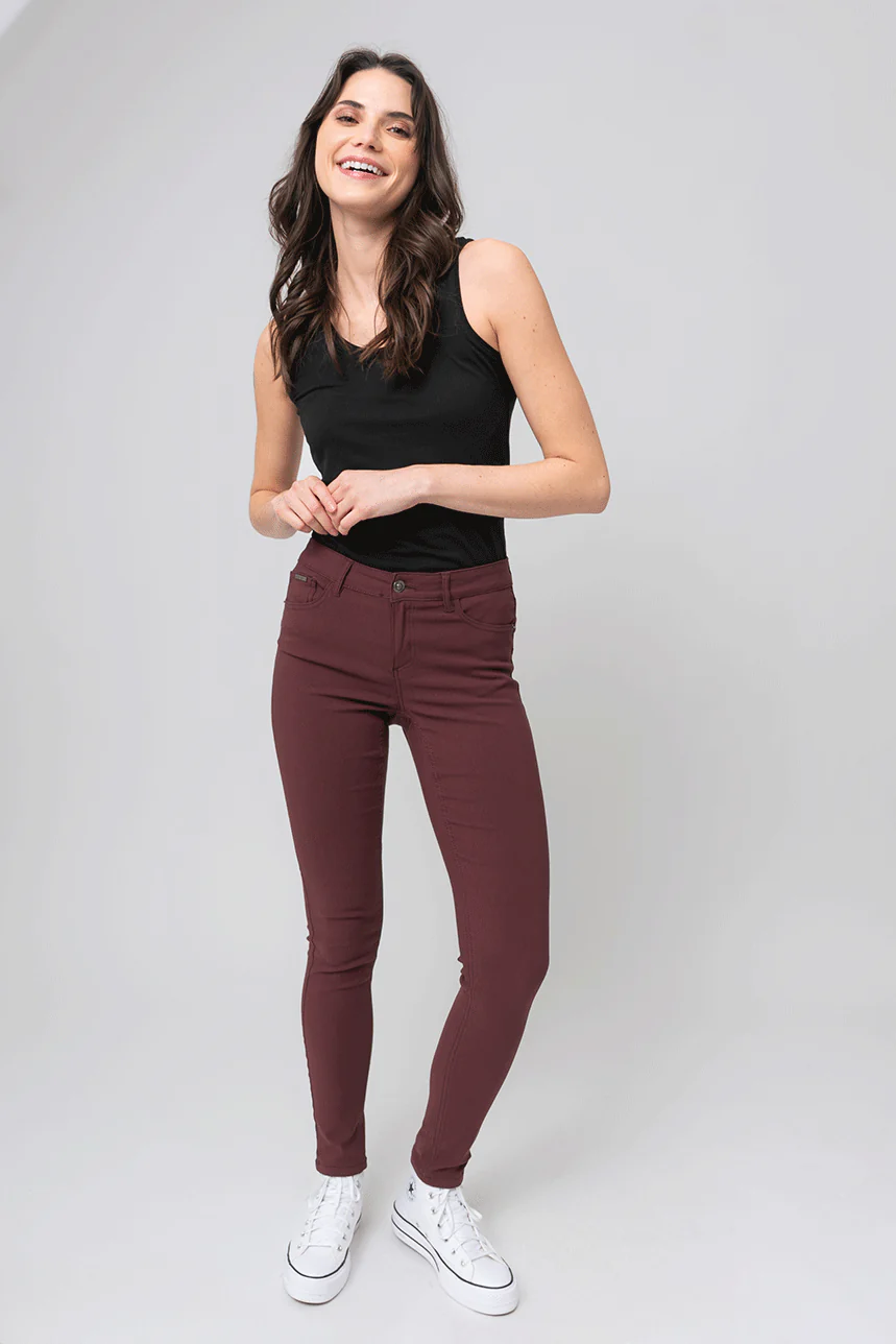 Le pantalon hyper extensible de couleur - Image 9