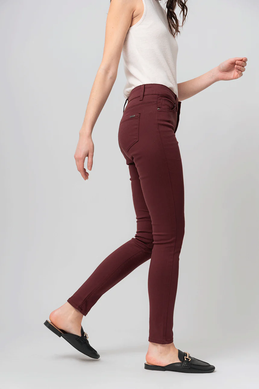 Le jeans étroit sculptant de couleur 2 boutons - Image 11