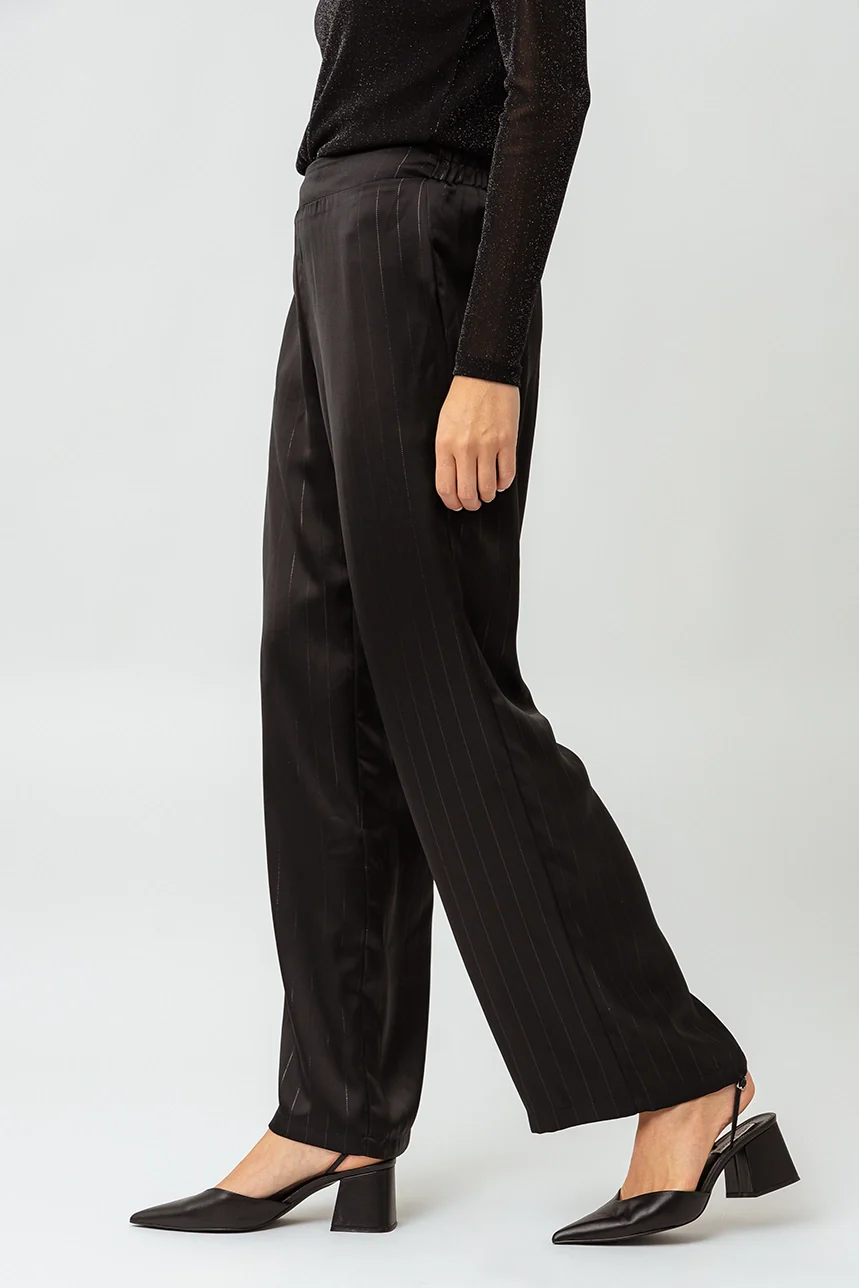 Le pantalon satiné scintillant - Image 3