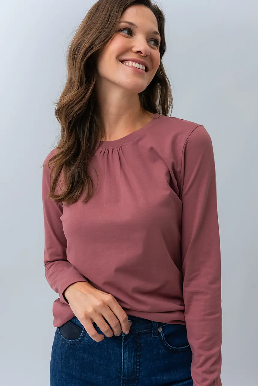Le t-shirt uni froncé