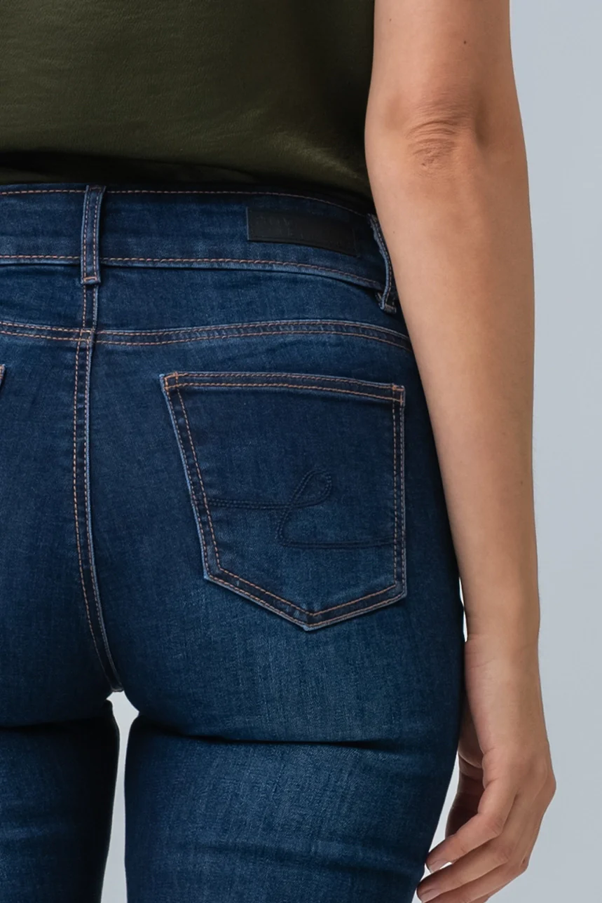 Le jeans étroit 2 boutons| Modèle Sophia - Image 9