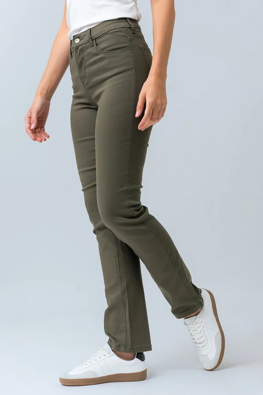 Le jeans droit coloré sculptant - Image 4