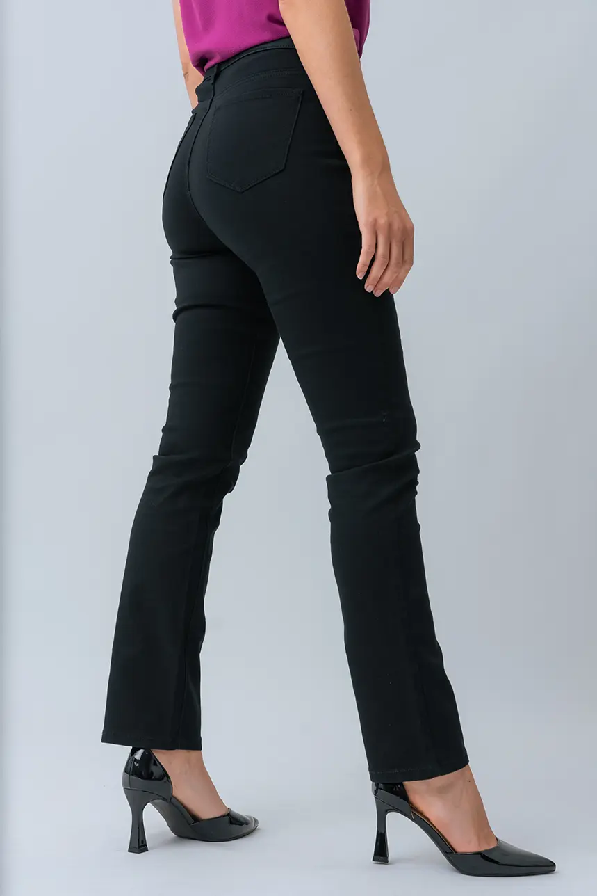 Le jeans droit coloré sculptant - Image 9