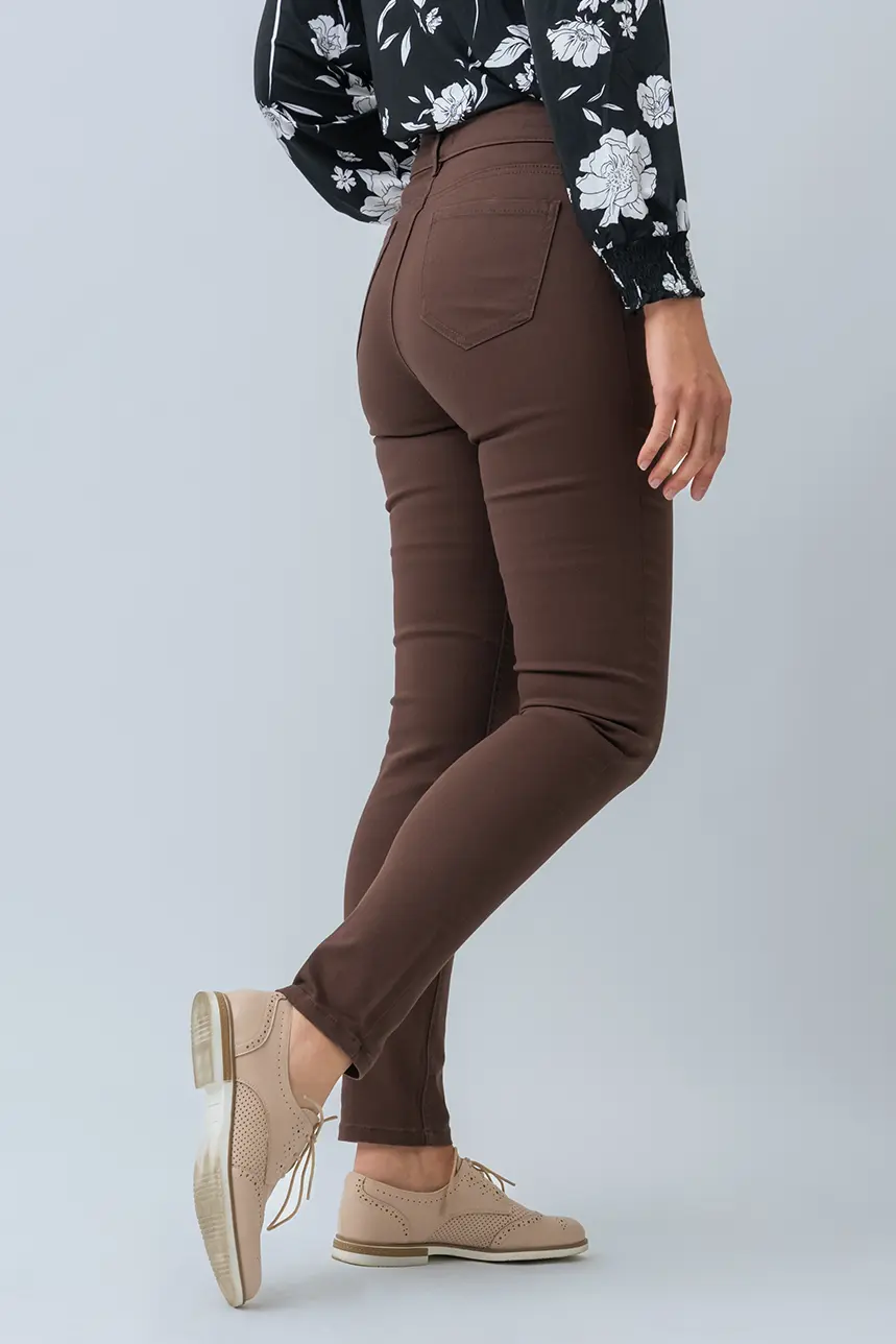 Le jeans étroit coloré sculptant - Image 12