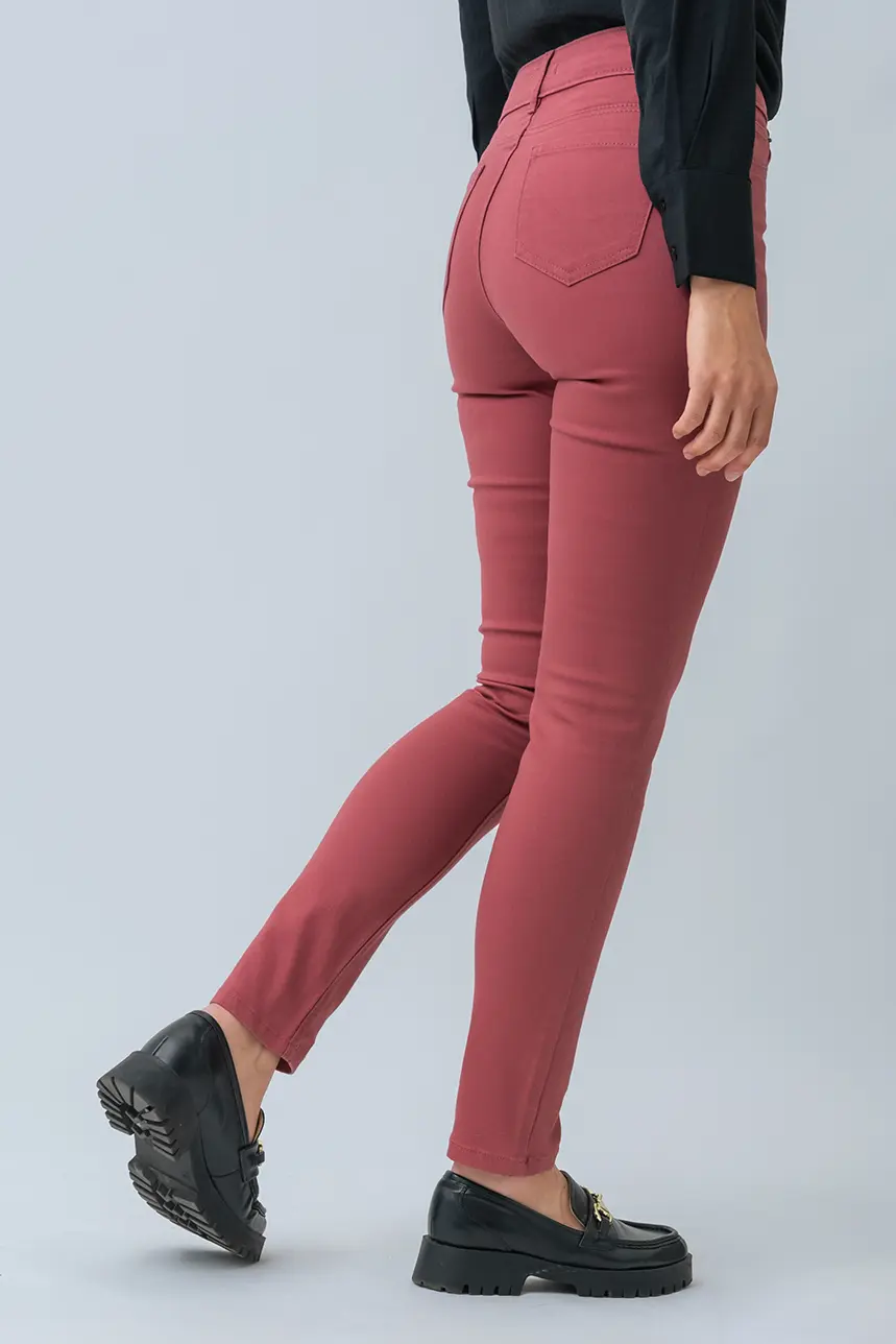 Le jeans étroit coloré sculptant - Image 15