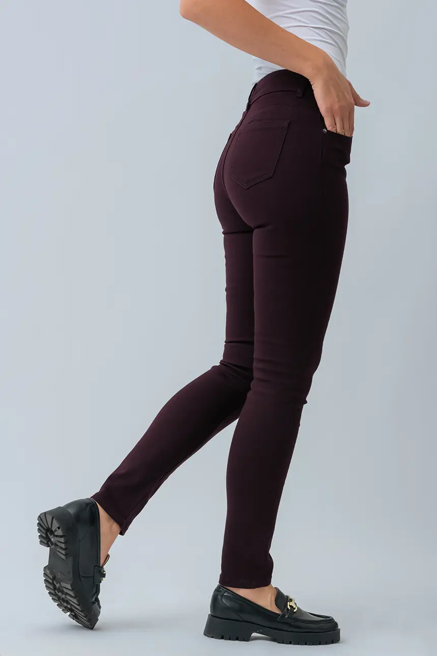 Le jeans étroit coloré sculptant - Image 21