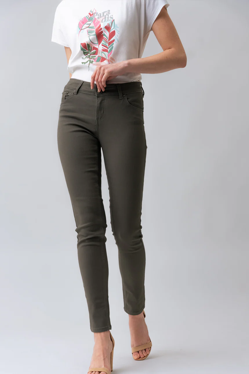 Le jeans étroit coloré sculptant - Image 16