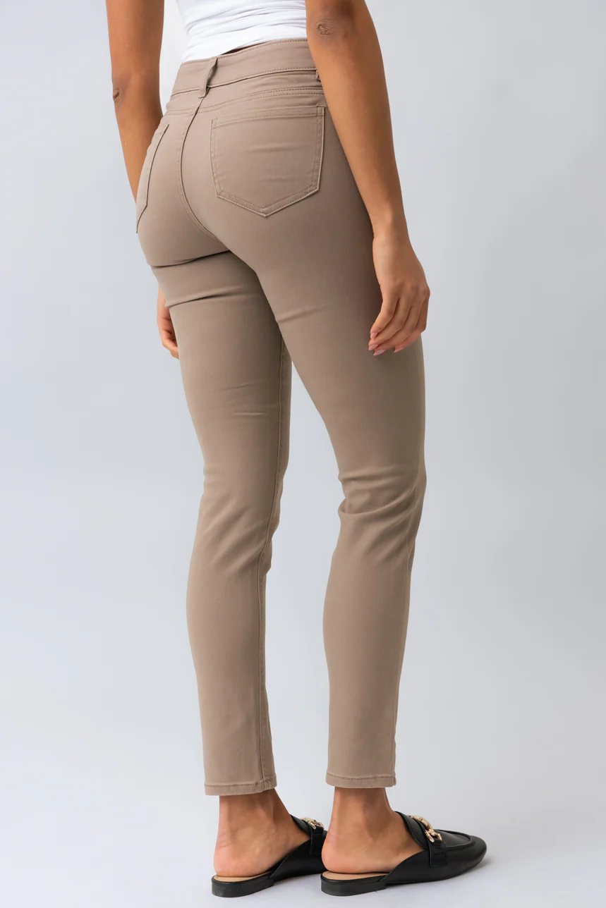 Le jeans étroit coloré sculptant - Image 3