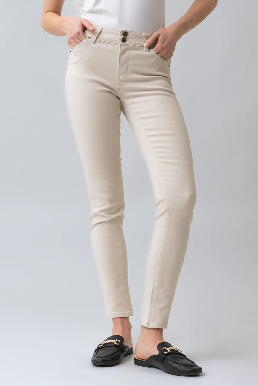 Le jeans étroit coloré sculptant - Image 5