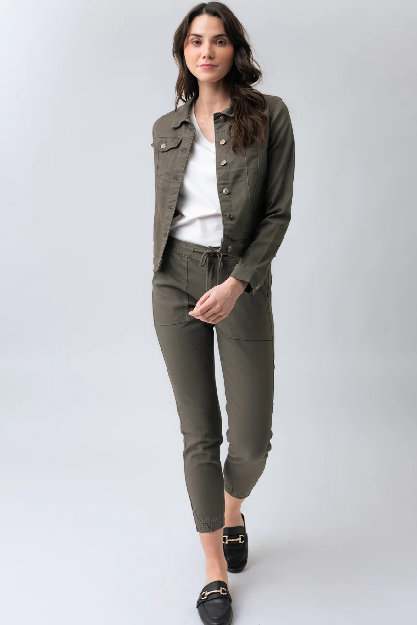 Le jeans jogger de couleur