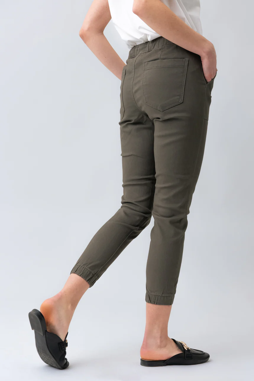 Le jeans jogger de couleur - Image 5