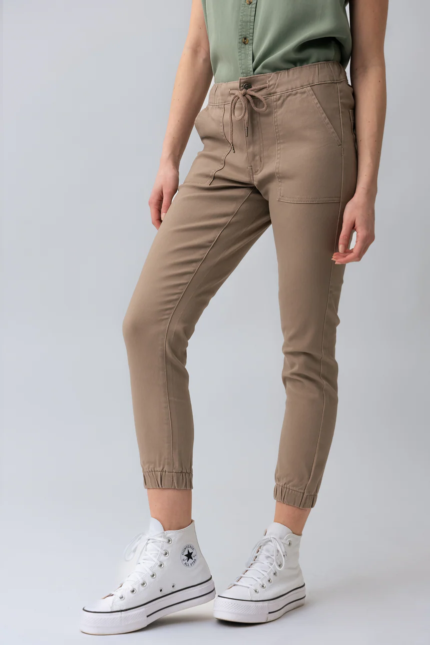 Le jeans jogger de couleur - Image 9