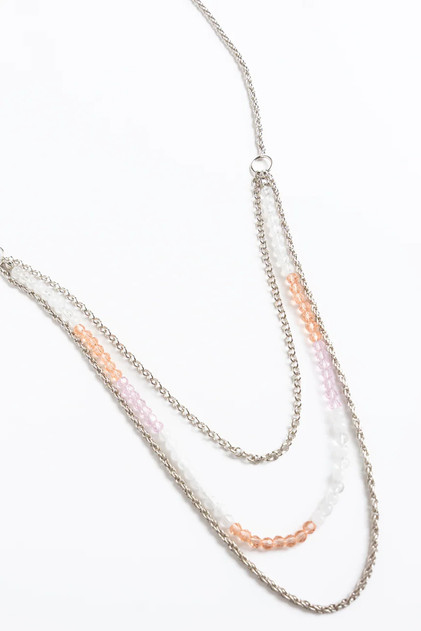Le collier multi chaînes et billes de couleurs - Image 3