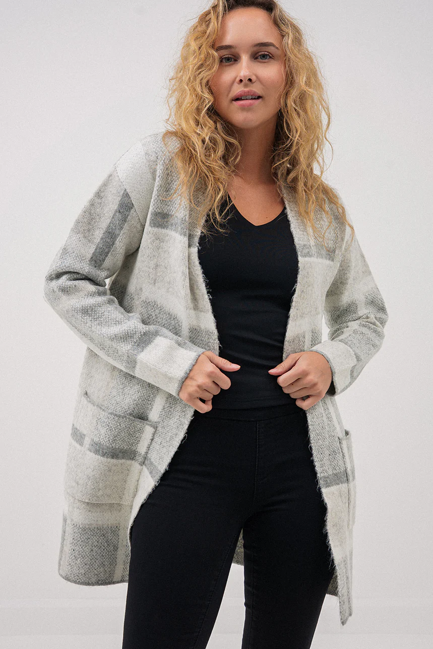Le cardigan long à carreaux - Image 2
