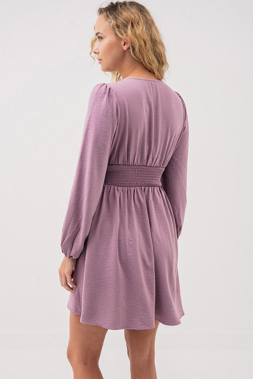La robe lavande cintrée à la taille - Image 3