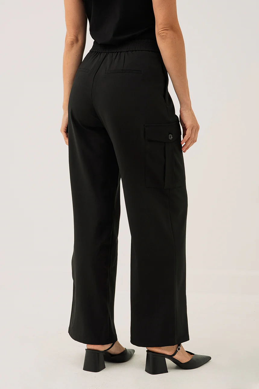 Le pantalon noir propre avec poches cargo - Image 2