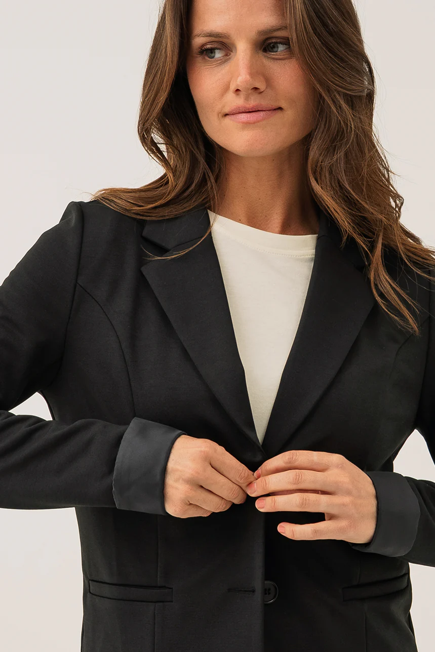 Le blazer uni classique - Image 9