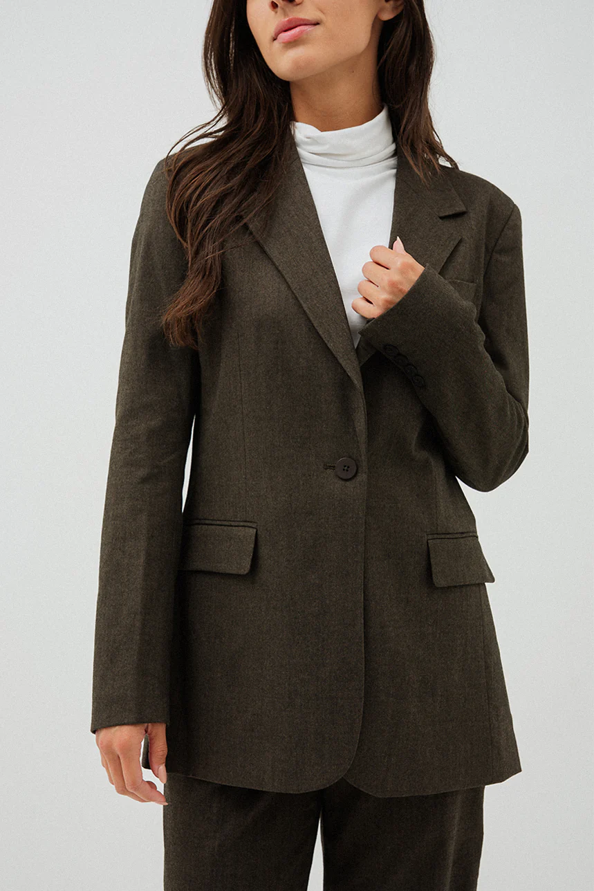 Le blazer uni ample brun chiné