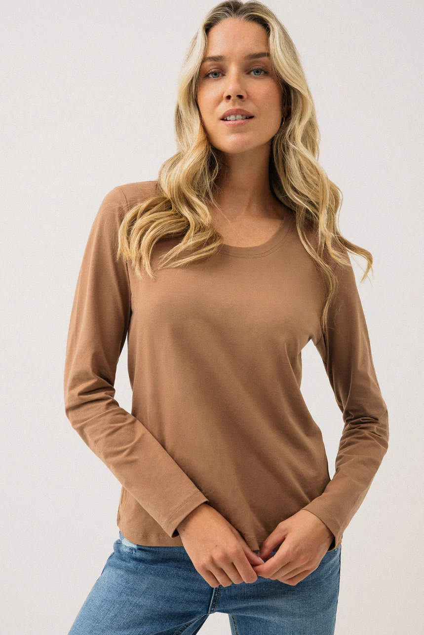 Le t-shirt basique à manches longues