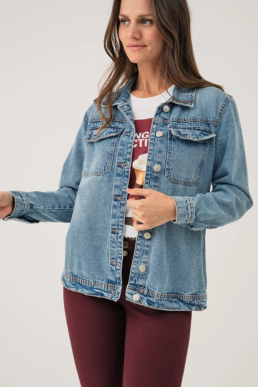 La veste en denim bleu
