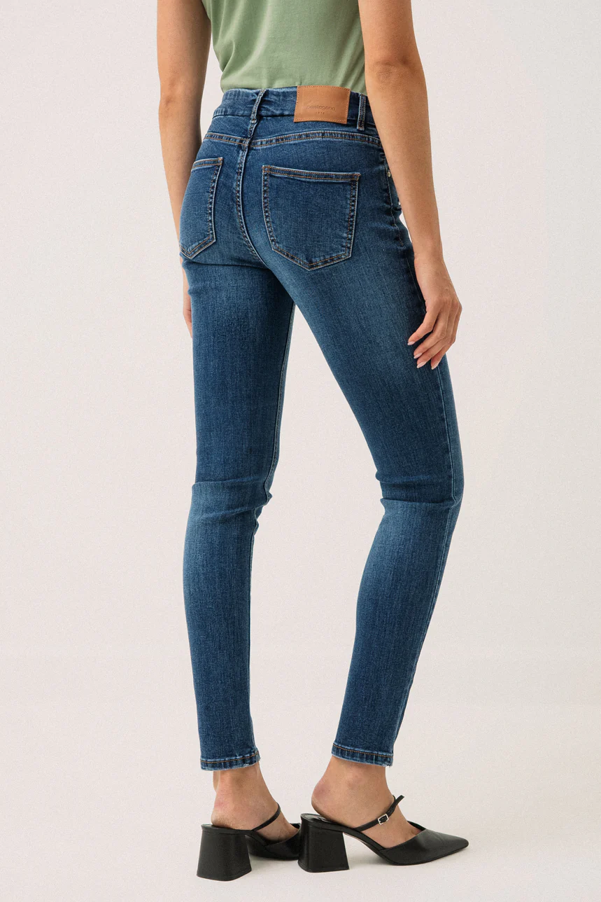 Le jeans étroit avec usure aux poches | Modèle Sophia - Image 8