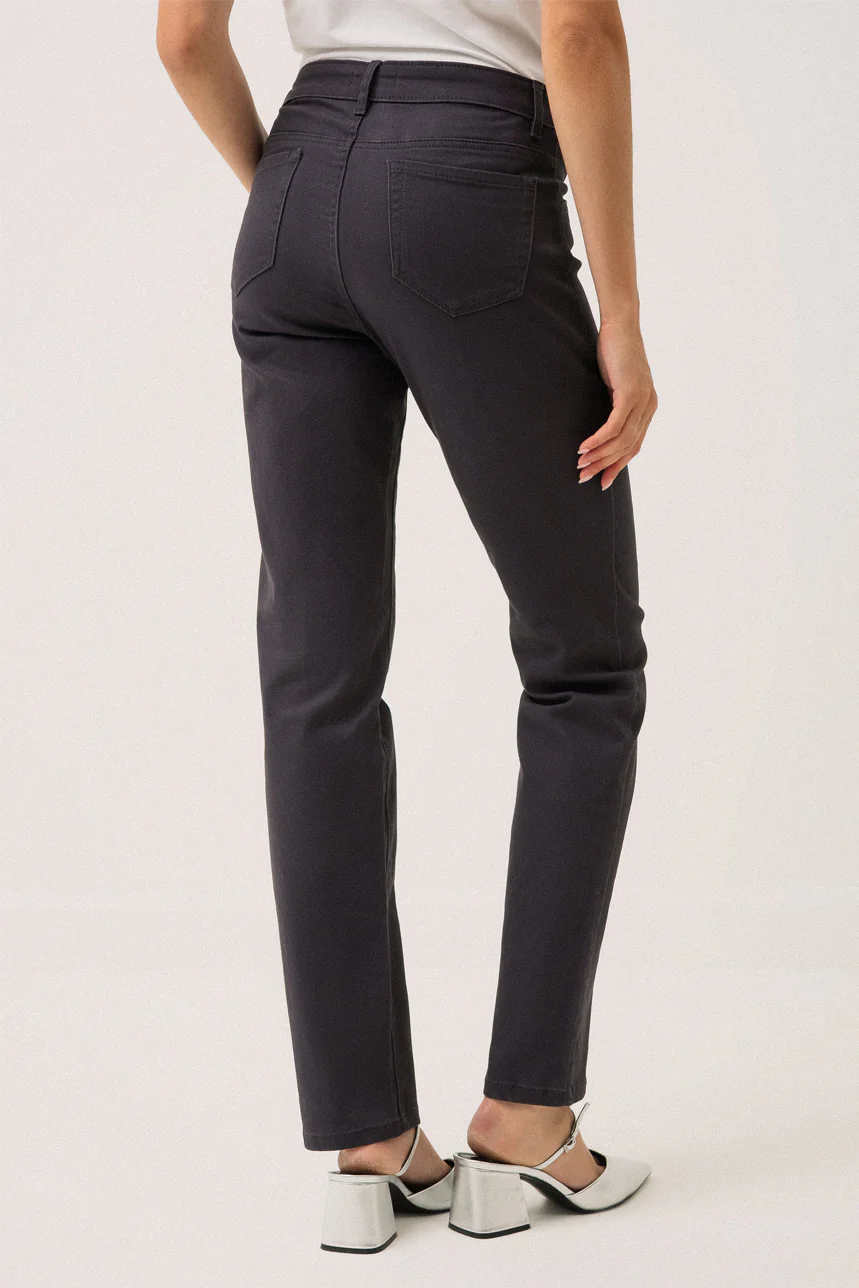 Le jeans de couleur droit avec poches appliquées - Image 2