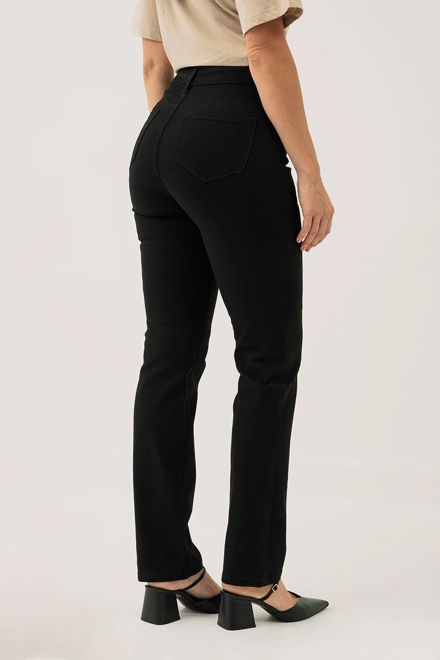 Le jeans de couleur droit avec poches appliquées - Image 5