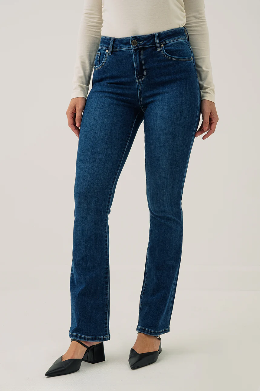 Le jeans évasé bleu | Modèle Estelle