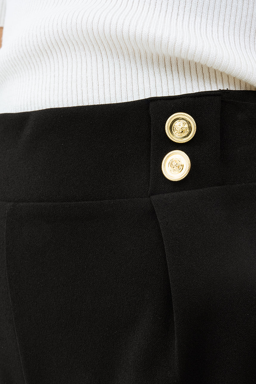 Le short chic à boutons - Image 3