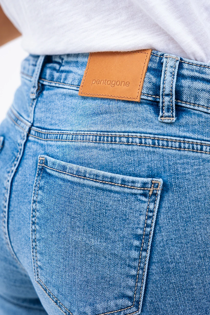 Le capri en denim ajusté - Image 4