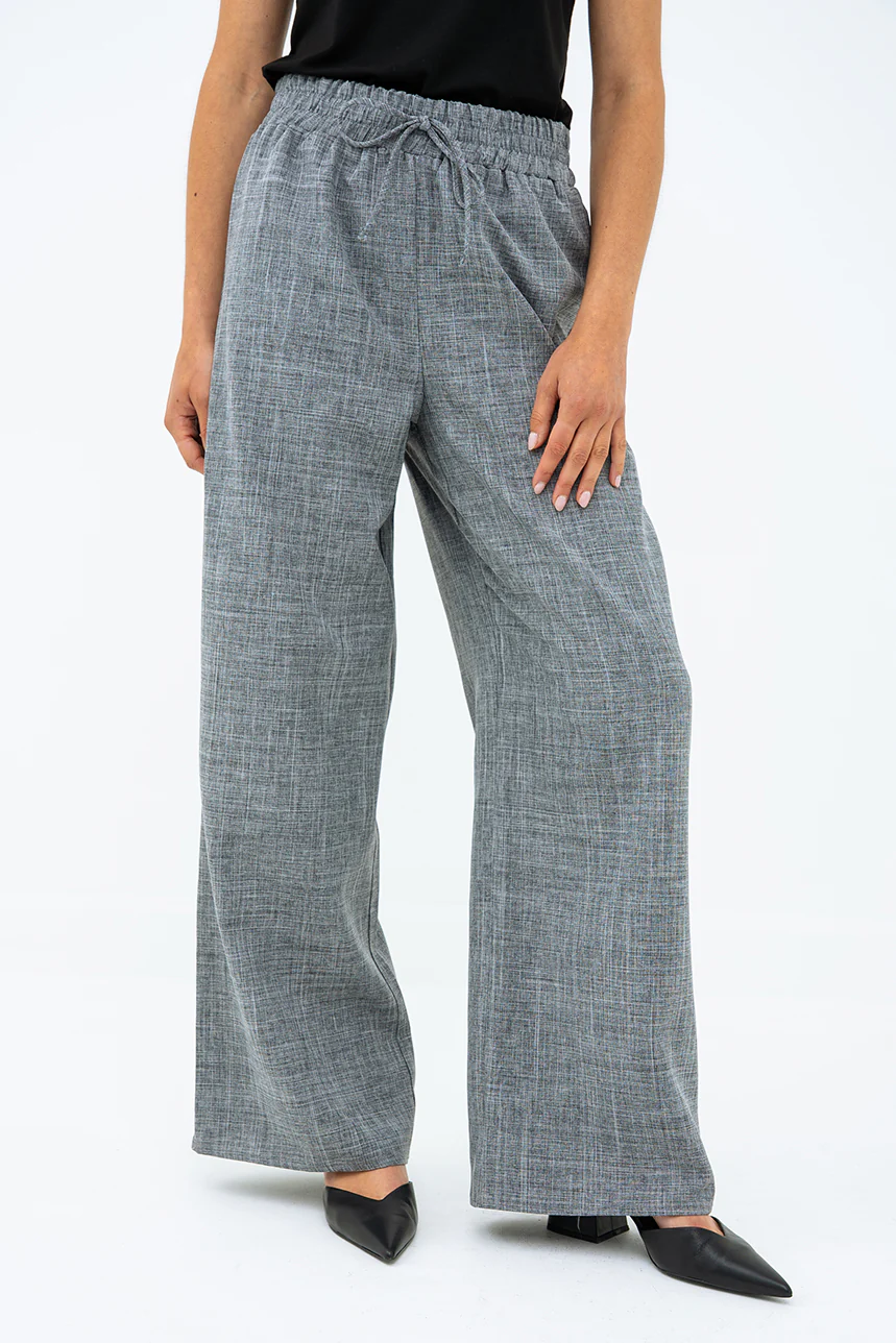 Le pantalon fluide chic à boucle - Image 7