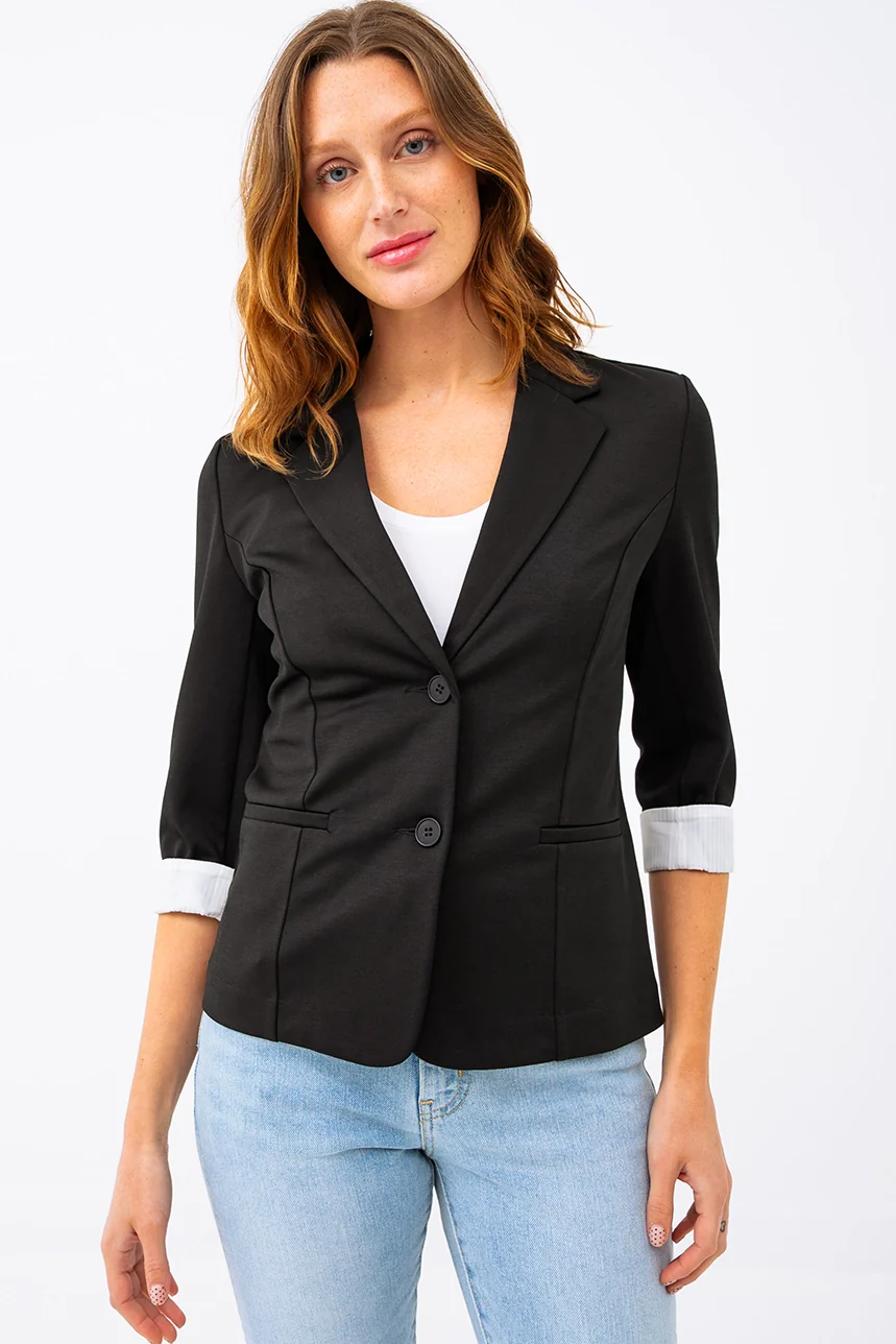 Le blazer manches à revers contraste
