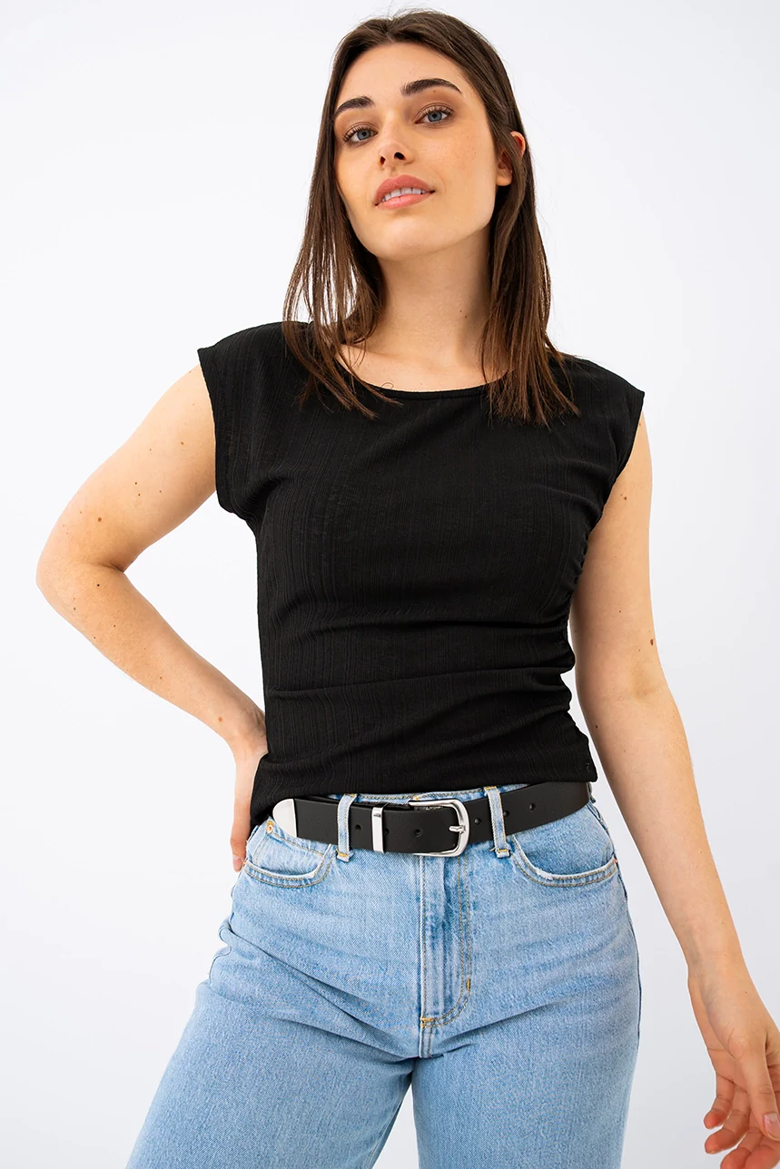 Le t-shirt uni à fronces