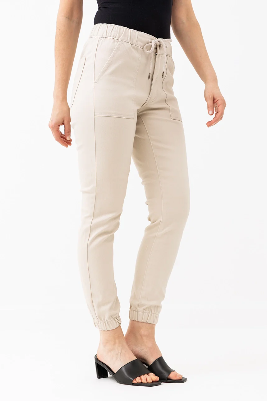 Le jeans jogger de couleur - Image 12