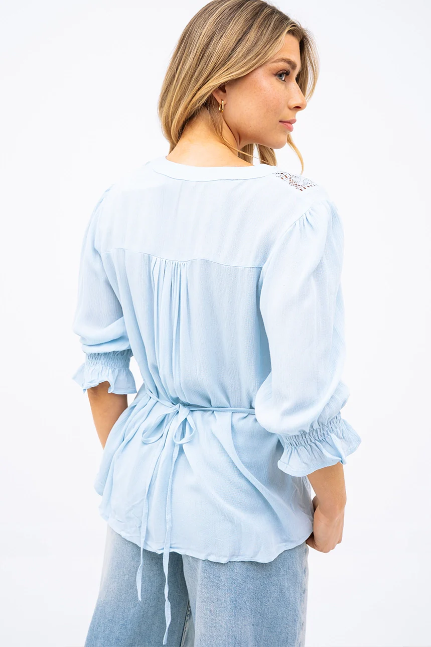 La blouse légère avec dentelle en tricot - Image 3