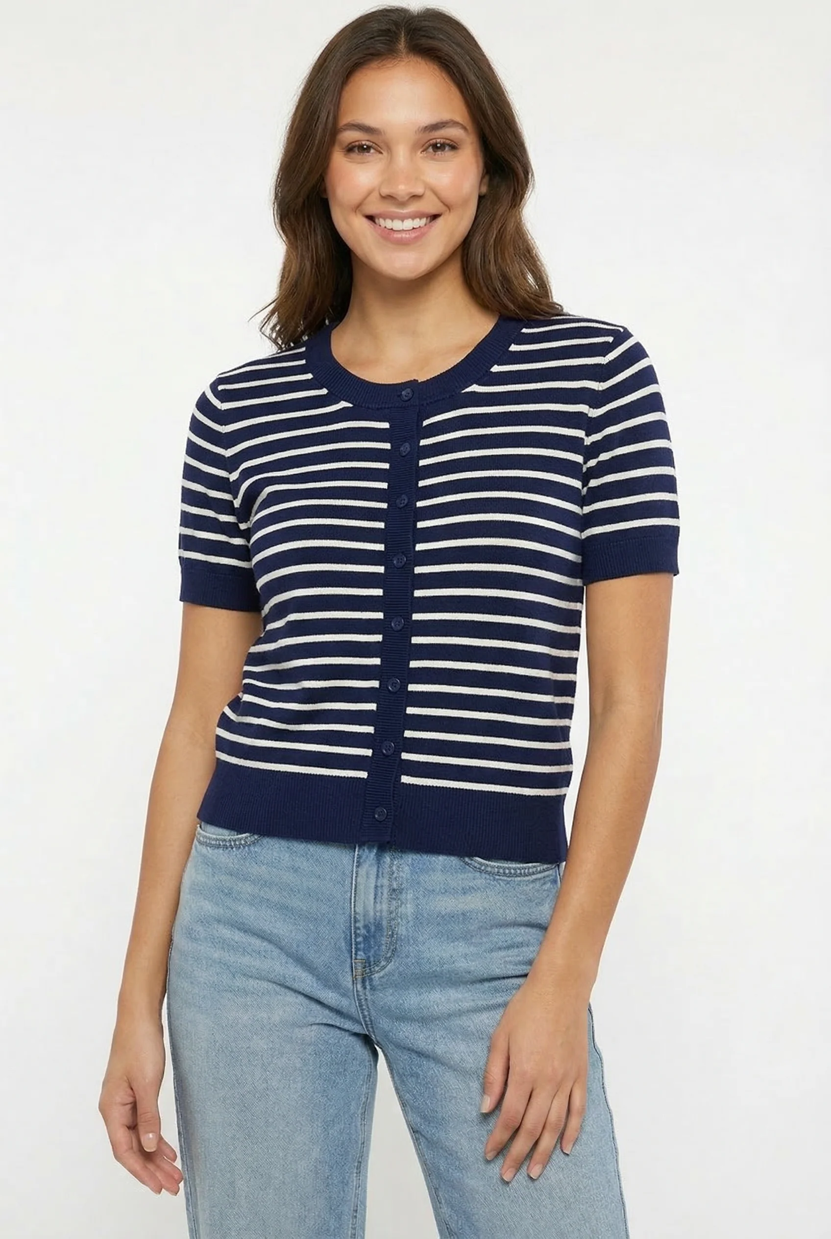 Le cardigan à manches courtes rayés