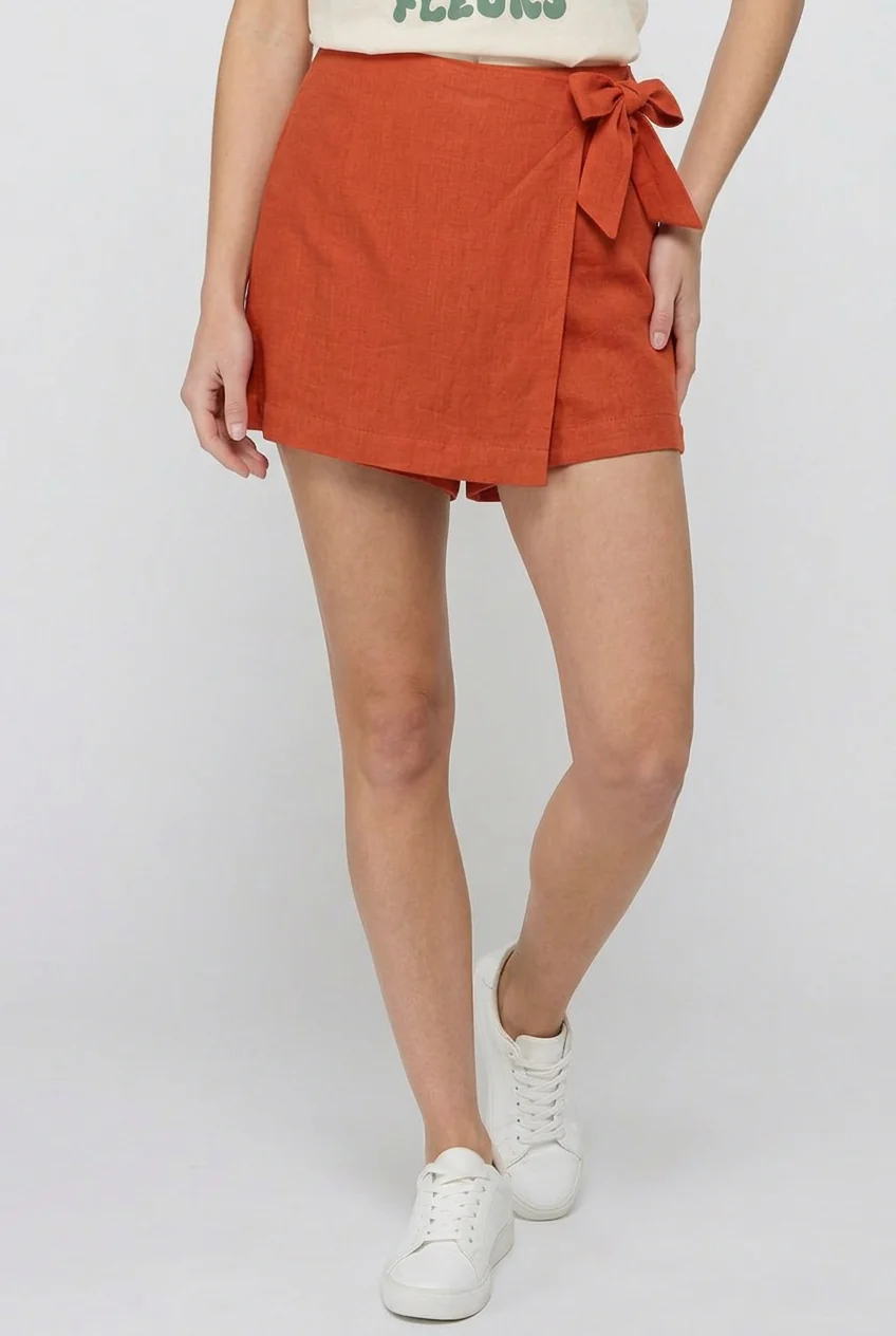 Jupe-short effet lin avec boucle