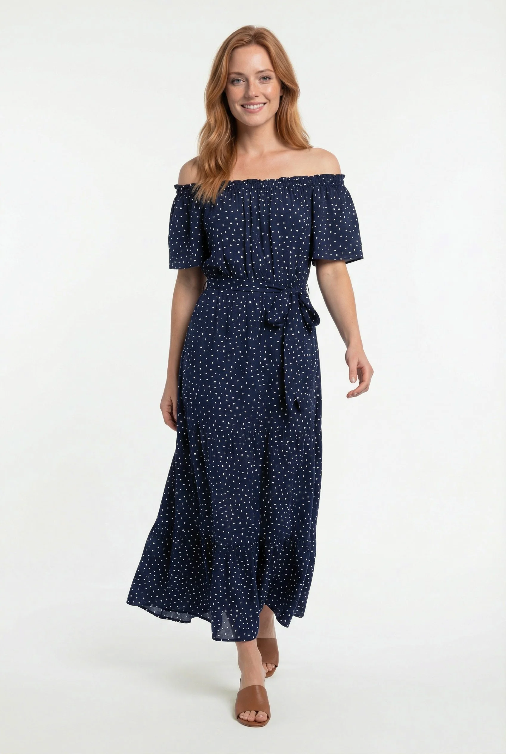 Robe longue à pois épaules dénudées