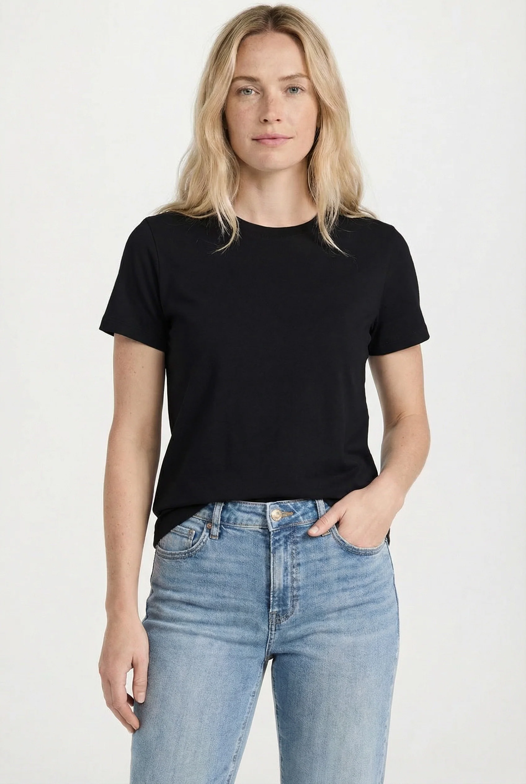 Le t-shirt essentiel à coupe classique - Image 8