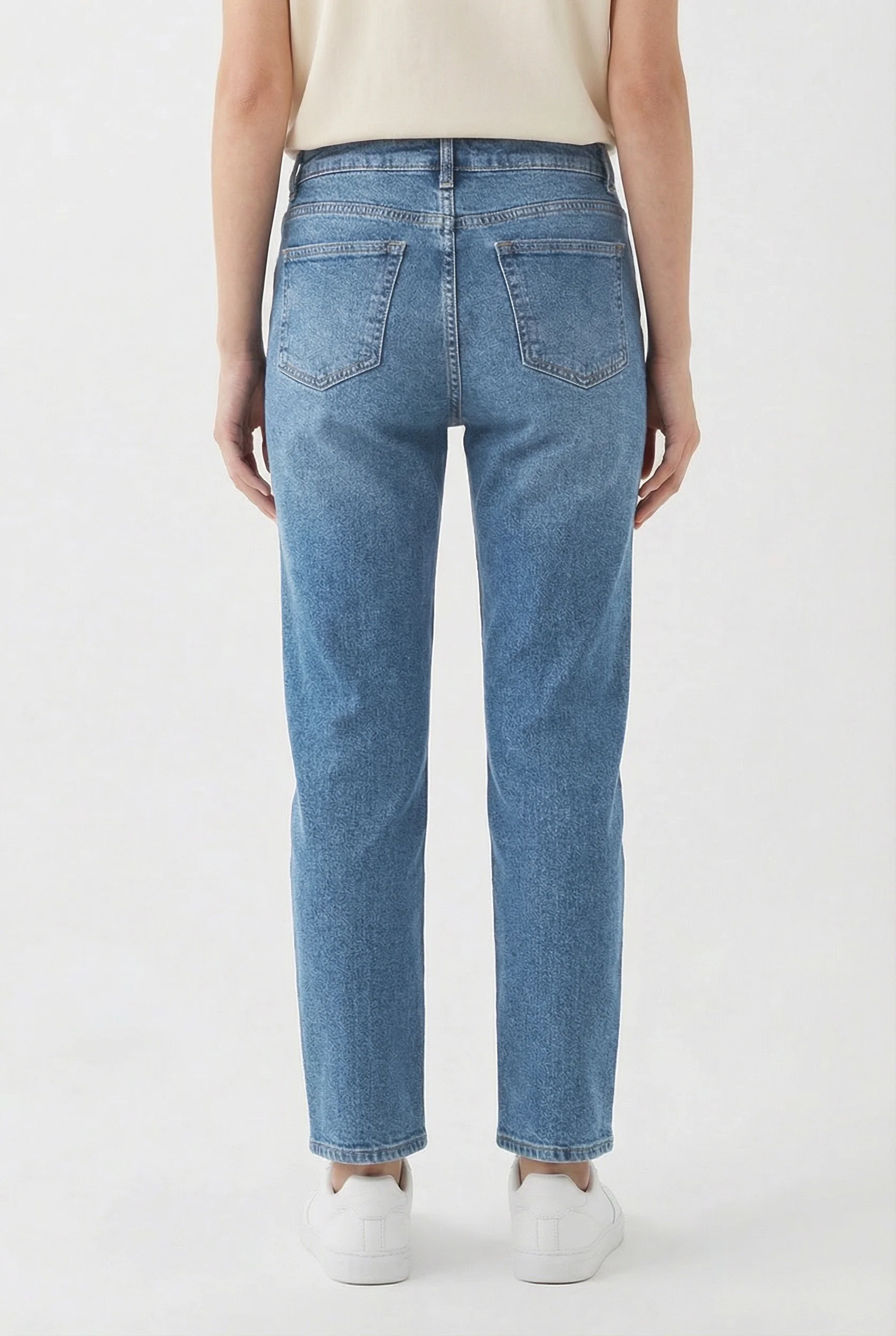 Le jeans coupe droite | Modèle Daisy - Image 2