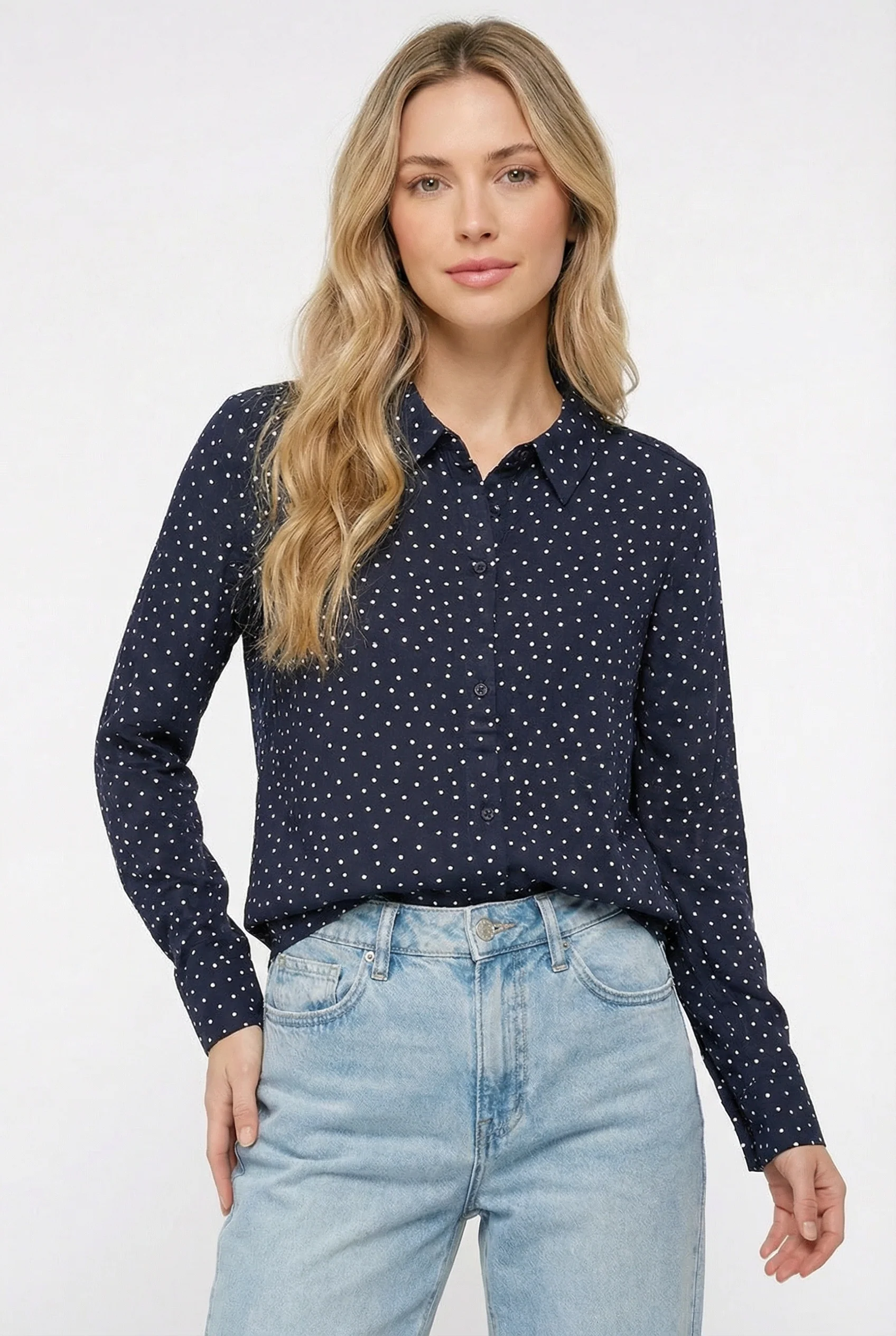 La blouse à pois marine