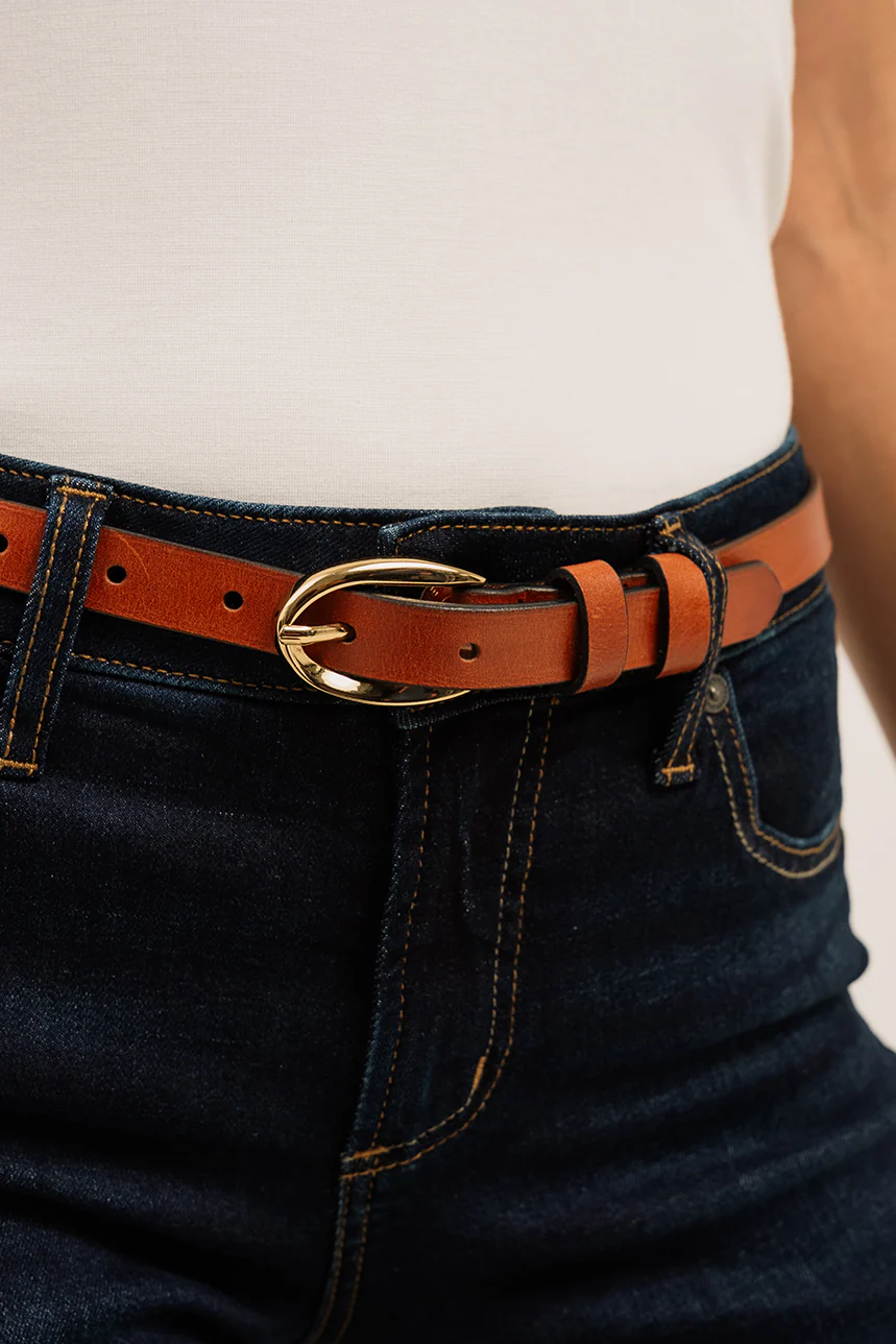 La ceinture mince en cuir classique avec boucle ovale - Image 4