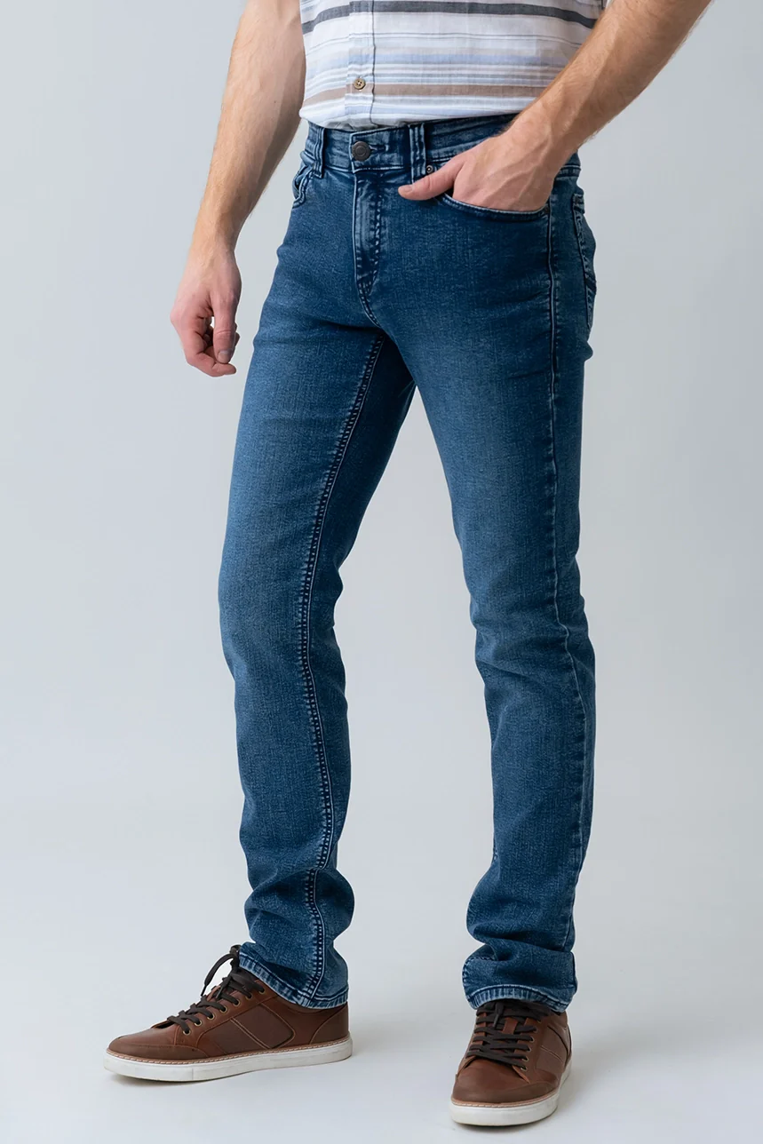 Le jeans bleu ajusté | Modèle Kirouac