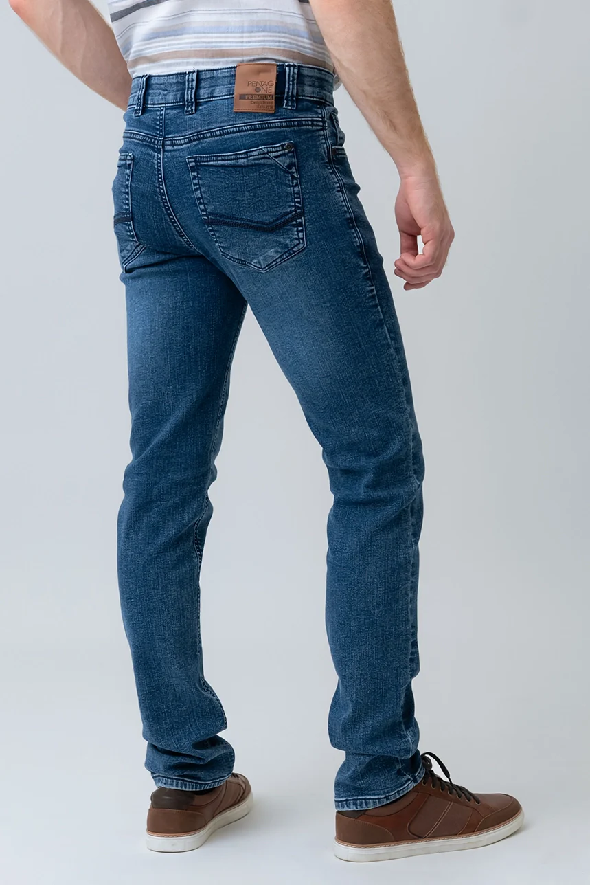Le jeans bleu ajusté | Modèle Kirouac - Image 2
