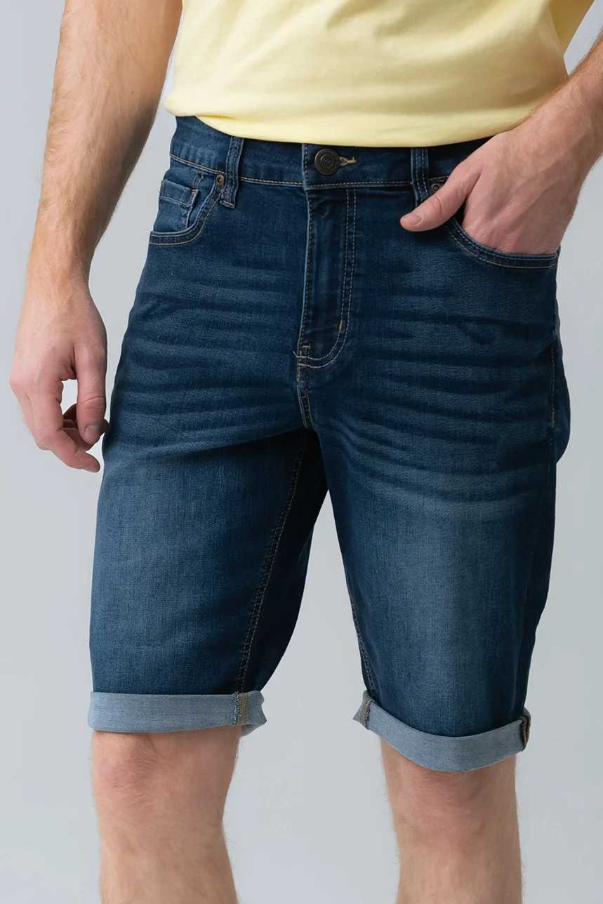 Le bermuda en denim bordure roulée - Image 5