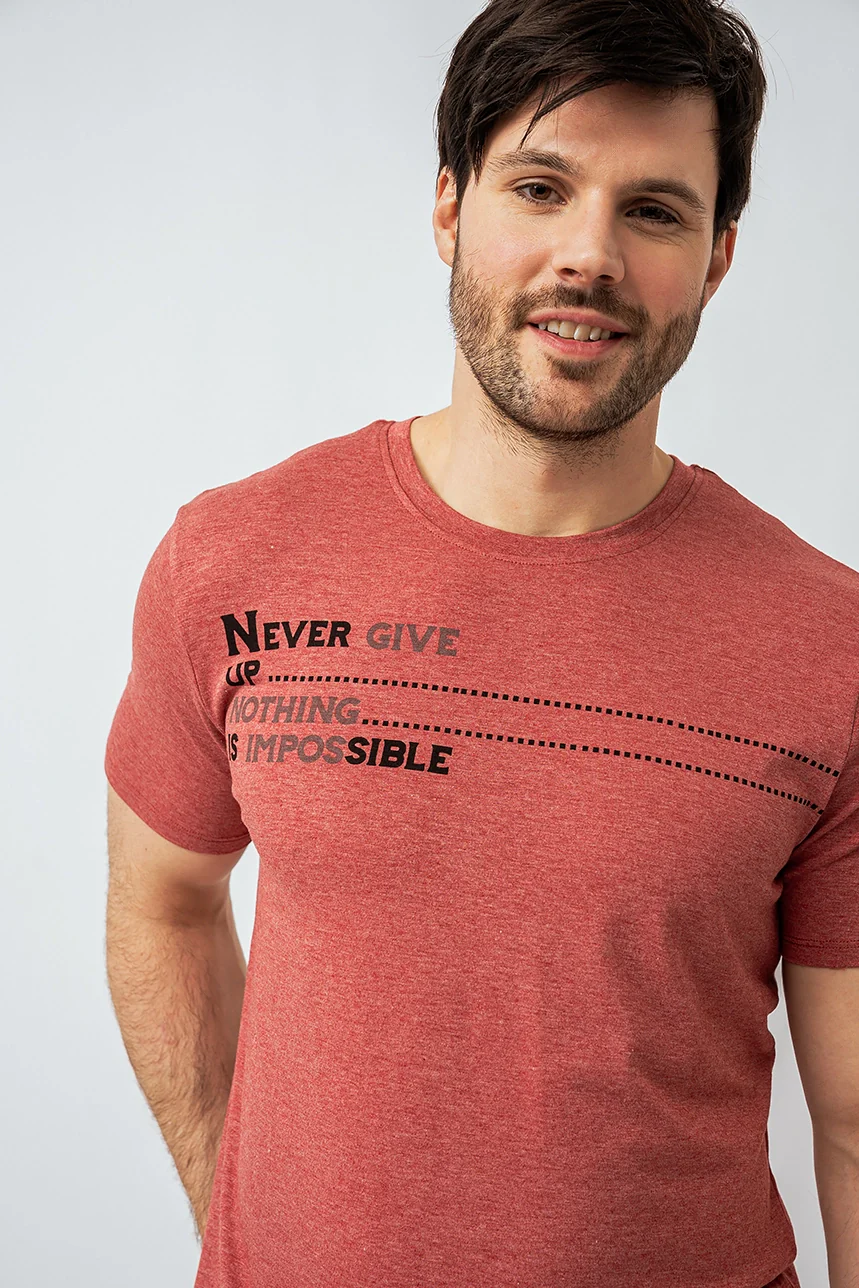 Le t-shirt imprimé ‘’Never Give up’’ - Image 2